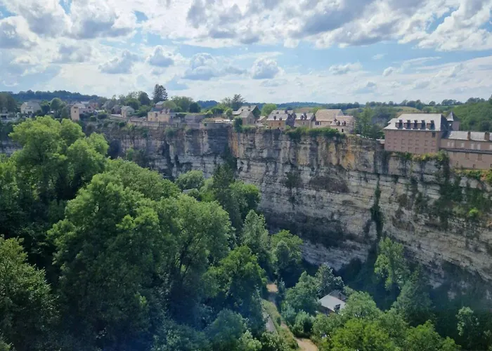 Maison De Au Centre De *