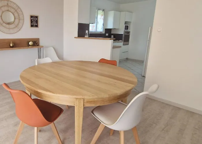 Maison De Au Centre De *